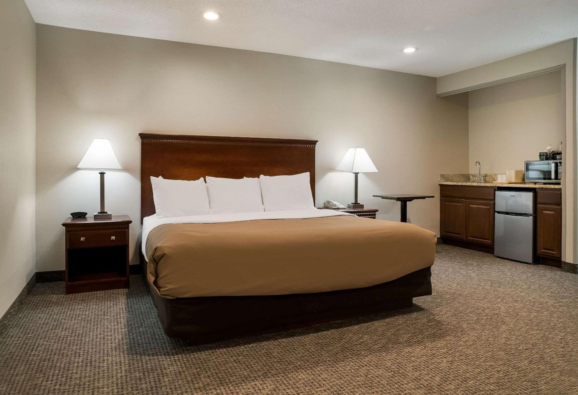 Quality Inn Grand Blanc - Flint South Exteriör bild