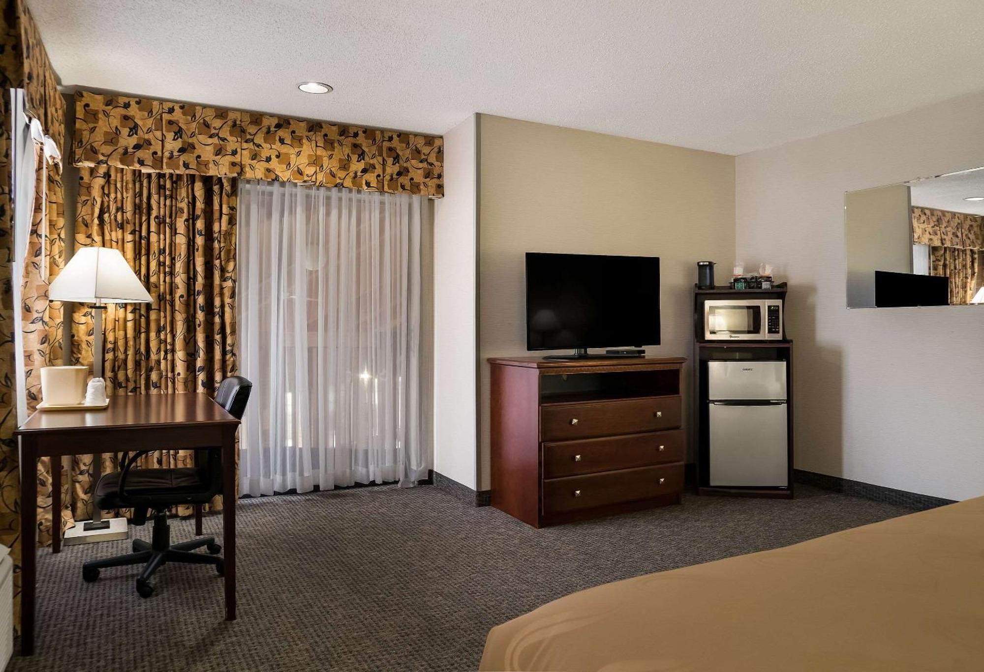 Quality Inn Grand Blanc - Flint South Exteriör bild