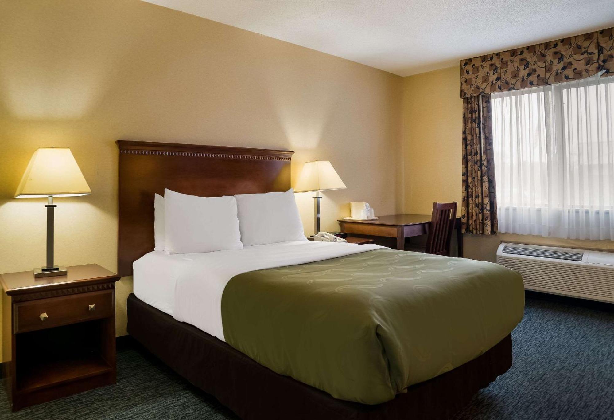 Quality Inn Grand Blanc - Flint South Exteriör bild