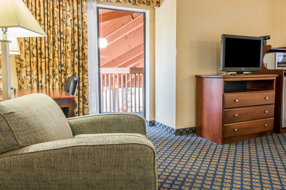 Quality Inn Grand Blanc - Flint South Exteriör bild